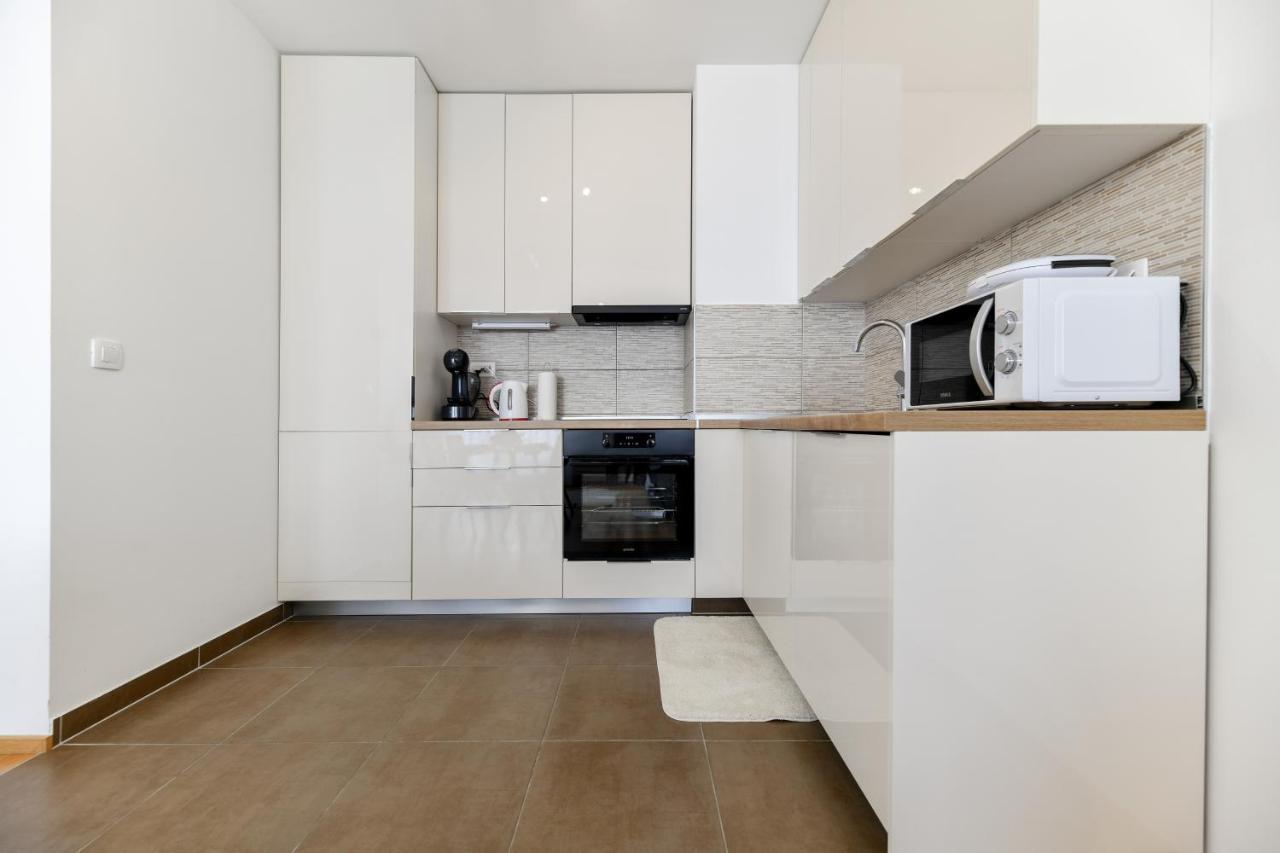 Modern Apartment For 2025' Vacation In Zara Esterno foto