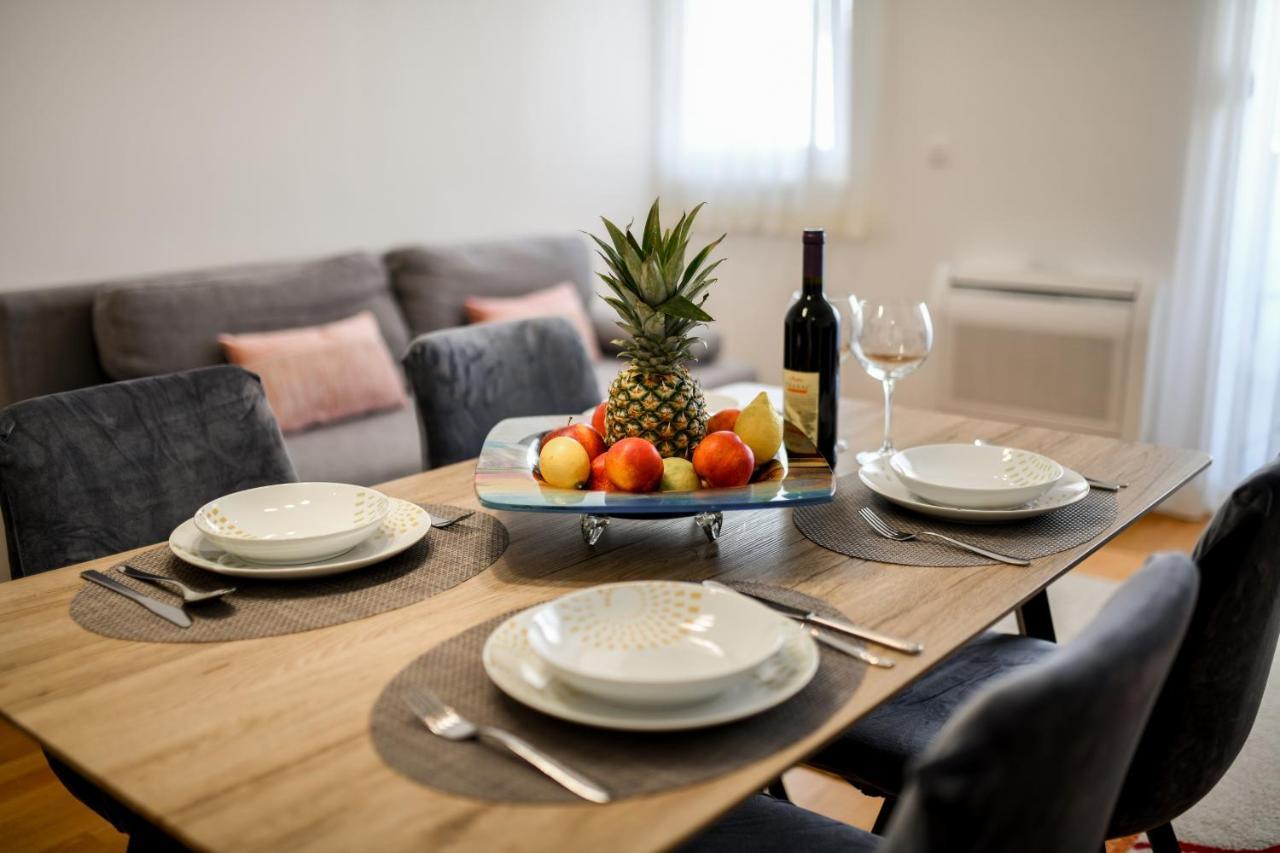 Modern Apartment For 2025' Vacation In Zara Esterno foto