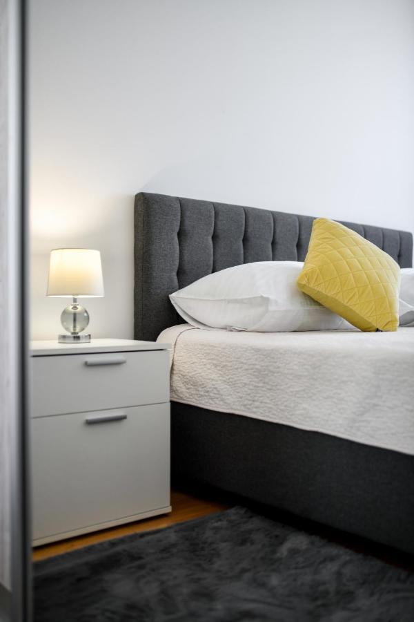 Modern Apartment For 2025' Vacation In Zara Esterno foto