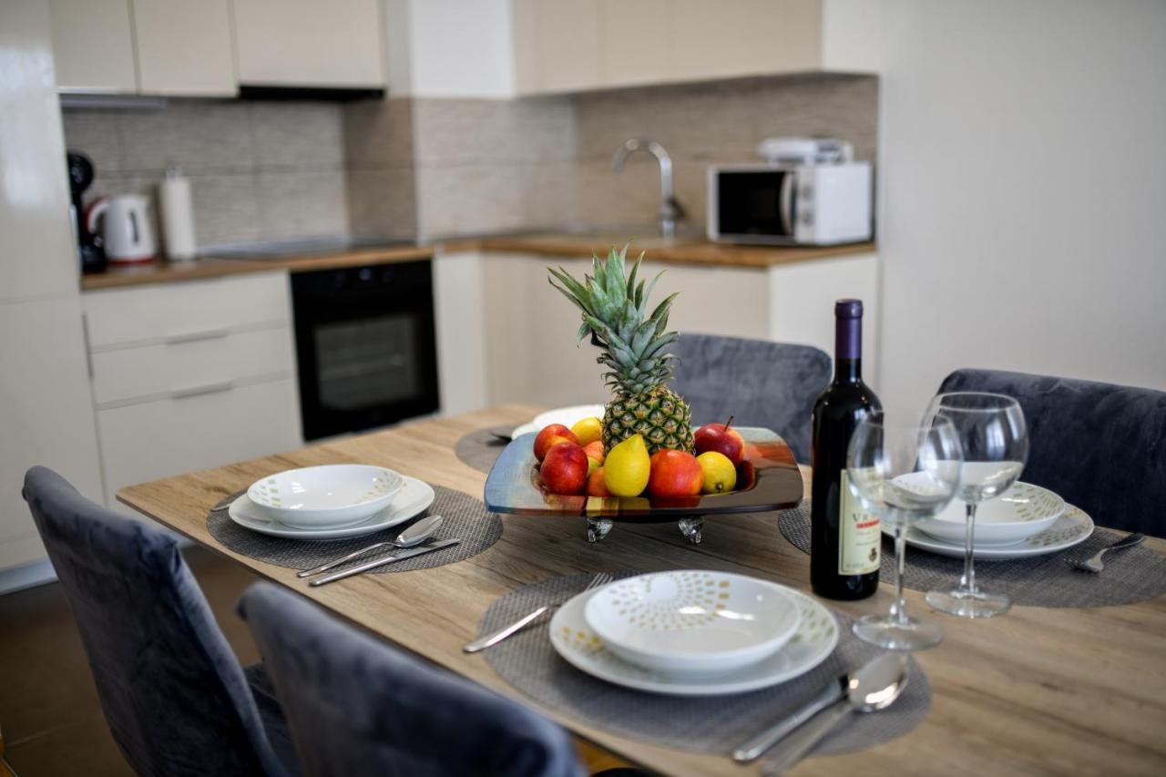 Modern Apartment For 2025' Vacation In Zara Esterno foto