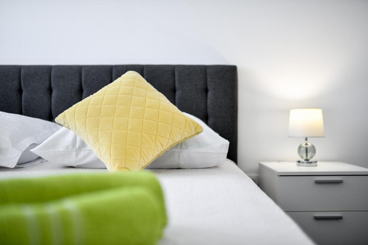 Modern Apartment For 2025' Vacation In Zara Esterno foto