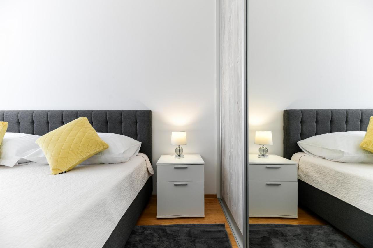 Modern Apartment For 2025' Vacation In Zara Esterno foto