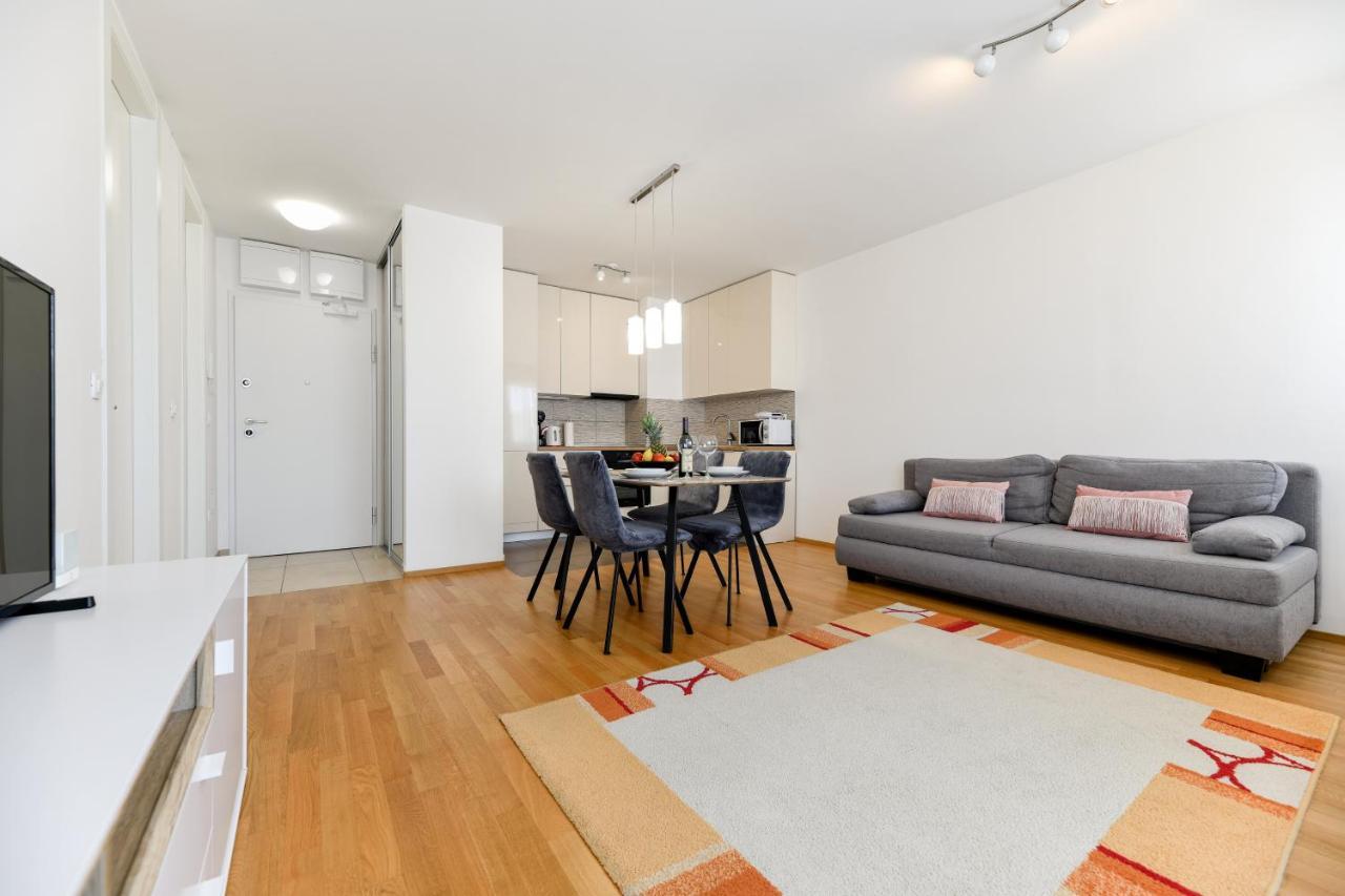 Modern Apartment For 2025' Vacation In Zara Esterno foto